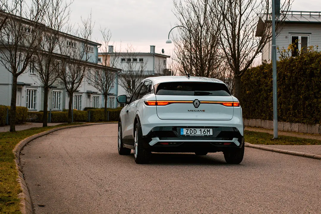 Renault-Megane-E-Tech-back