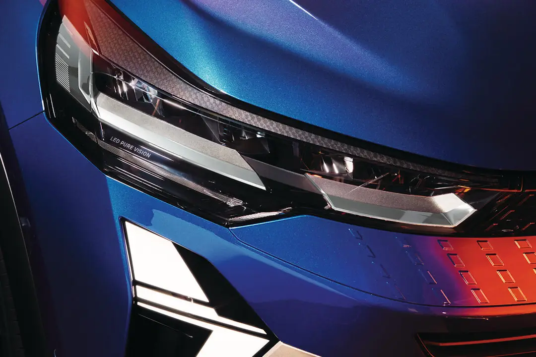 Renault-Captur-Techno-ljuslykta