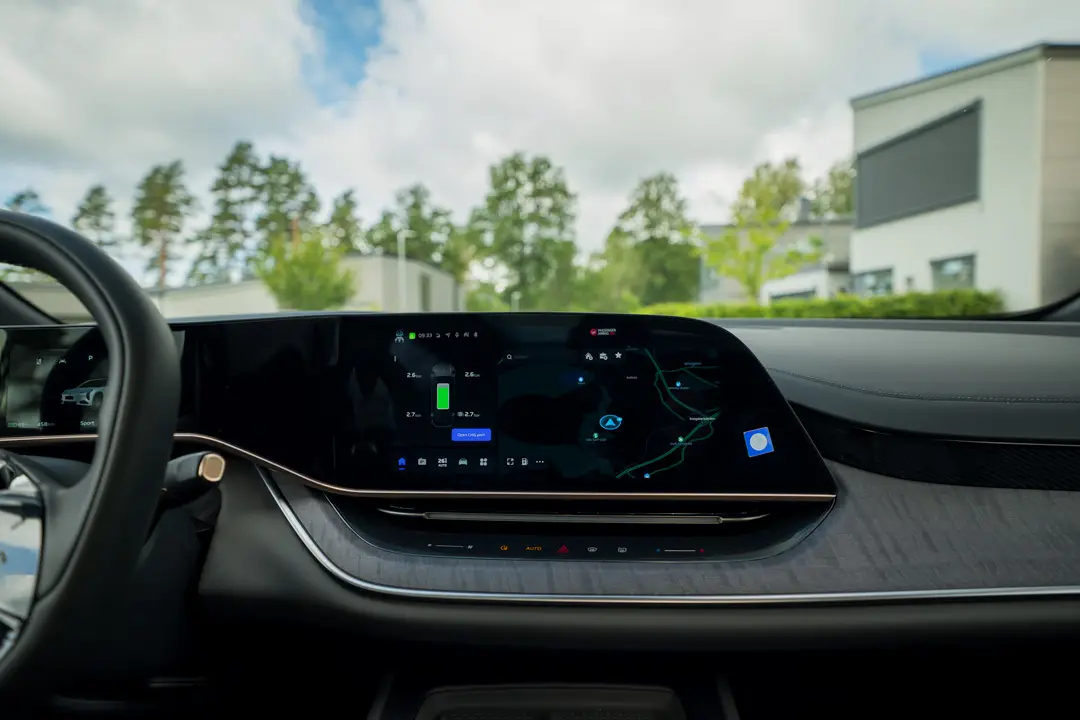 Hongqi-EHS7-Display-Instrumentpanel