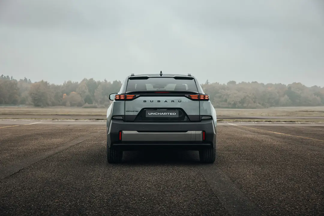 subaru-uncharted-back